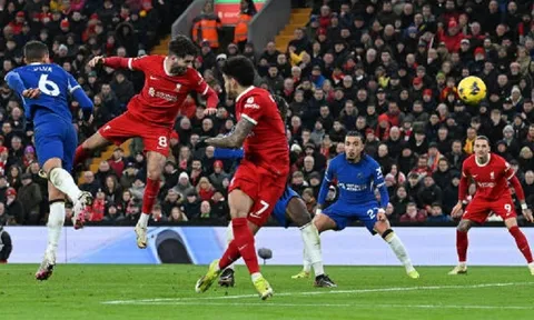 Vòng 22 Premier League: Liverpool thắng đậm Chelsea để củng cố ngôi đầu