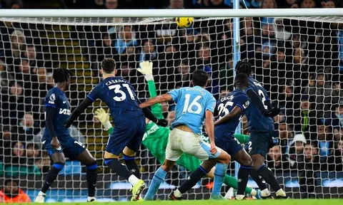 Vòng 25 Premier League: Man City "sảy chân", Arsenal và Liverpool thắng đậm