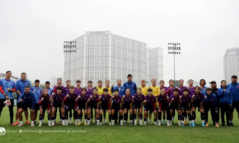 Lãnh đạo  Liên đoàn Bóng đá Việt Nam gặp mặt đội tuyển U20 nữ Việt Nam