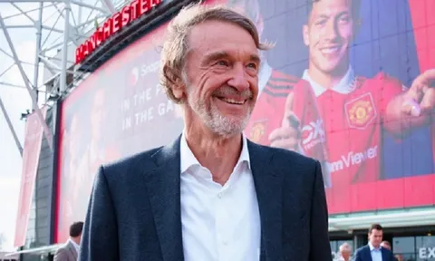 Tỷ phú Sir Jim Ratcliffe tiếp quản câu lạc bộ Manchester United