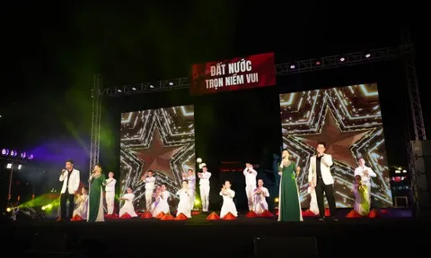 Phát động Cuộc thi sáng tác Tiểu phẩm 50 năm Ngày Giải phóng miền Nam, thống nhất đất nước và 135 năm Ngày sinh Bác Hồ