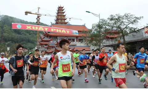 Gần 500 vận động viên tranh tài Giải Việt dã leo núi “Chinh phục đỉnh Non Vua huyền thoại”