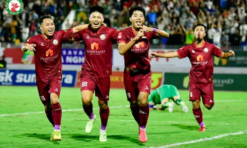 Vòng 10 V.League 2023-2024: Thép Xanh Nam Định thất thủ ở Quy Nhơn, Hà Nội vươn lên nhóm nửa trên Bảng xếp hạng