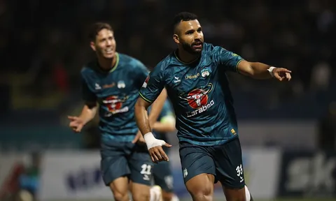 Vòng 12 V.League 2023-2024: Hoàng Anh Gia Lai thoát bét bảng, Thể Công Viettel rơi xuống áp chót