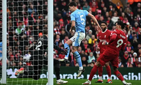 Vòng 28 Premier League: Arsenal chiếm vị trí số 1 nhờ Liverpool và Man City níu chân nhau