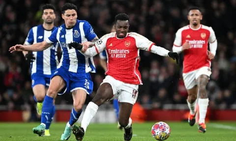 Thủ môn David Raya đi vào lịch sử Champions League