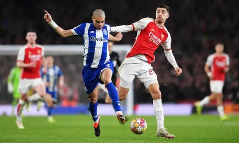 Trung vệ Pepe ghi tên vào lịch sử UEFA Champions League