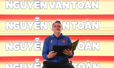 Huấn luyện viên Philippe Troussier công bố danh sách đội tuyển Việt Nam cho 2 trận gặp Indonesia
