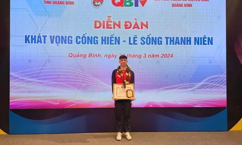 Nguyễn Huy Hoàng được vinh danh giải thưởng “Gương mặt trẻ Quảng Bình tiêu biểu năm 2023”