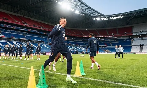 Tiền vệ Aurelien Tchouameni vô tình tiết lộ tương lai của Kylian Mbappe