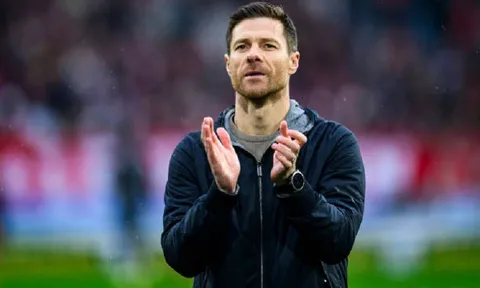 Chủ tịch danh dự của Bayern Munich thừa nhận khó thuyết phục huấn luyện viên Xabi Alonso