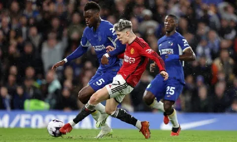 Tiền đạo Alejandro Garnacho và Man United cùng lập kỷ lục sau trận thua Chelsea