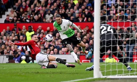 Liverpool mất vị trí số 1 Premier League