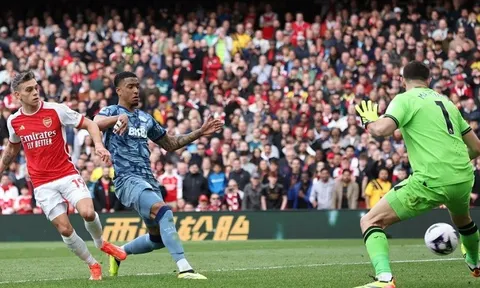 Phung phí cơ hội, Arsenal thua trắng trước Aston Villa