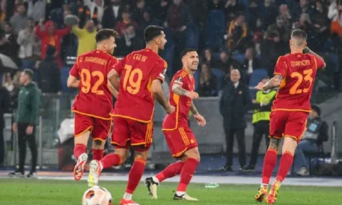 Huấn luyện viên Daniele De Rossi duy trì thành tích đáng nể của AS Roma ở Europa League