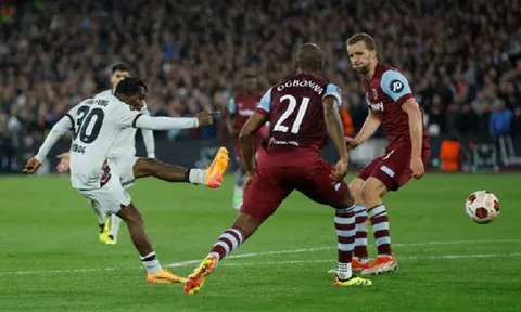 Giành vé vào bán kết Europa League, Leverkusen đã phá kỷ lục bất bại của Juventus