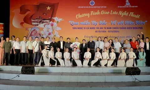 Theo chân đoàn 70 văn nghệ sĩ cả nước "Qua miền Tây Bắc, về với Điện Biên"