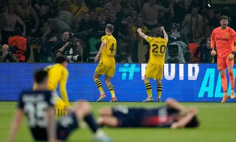 Dortmund giành vé vào chung kết Champions League