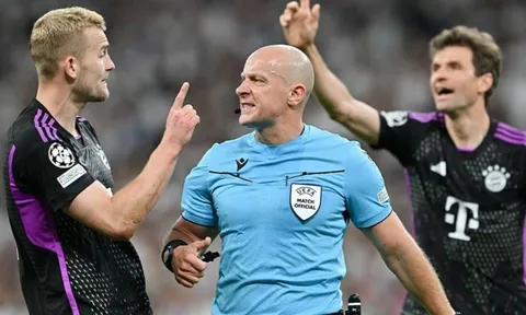 Huấn luyện viên Thomas Tuchel và trung vệ Mathijs de Ligt chỉ trích trọng tài sau thất bại trước Real Madrid