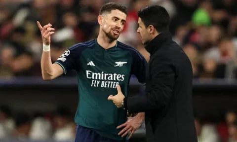 Arsenal ký hợp đồng mới với tiền vệ Jorginho