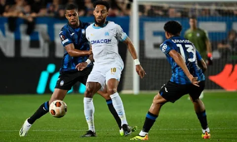 Tiền đạo Pierre-Emerick Aubameyang khóc nức nở sau thất bại ở bán kết Europa League