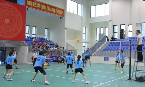 Giải Bóng chuyền hơi chào mừng kỷ niệm 75 năm Ngày thành lập Văn phòng Tỉnh ủy Yên Bái  