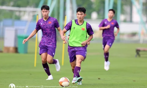 Huấn luyện viên Hứa Hiền Vinh đặt mục tiêu phát triển U19 Việt Nam trên nền tảng đã xây dựng