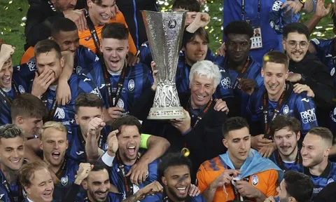 Atalanta phấn khích sau chức vô địch, huấn luyện viên Alonso "tâm phục khẩu phục"
