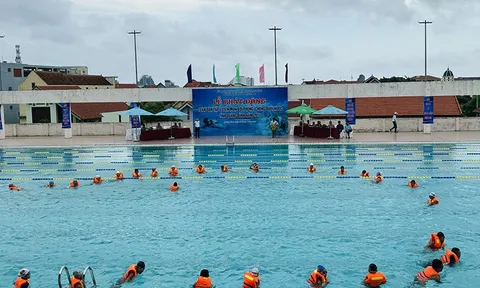 Quảng Bình phát động toàn dân tập luyện môn Bơi phòng, chống đuối nước năm 2024