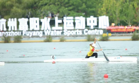 Tay chèo Nguyễn Thị Hương giành huy chương vàng giải Canoeing trẻ châu Á 2024