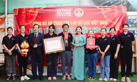 Hơn 20 năm sát cánh cùng Thể thao người khuyết tật, đội tình nguyện SV07 được vinh danh Kỷ lục Việt Nam