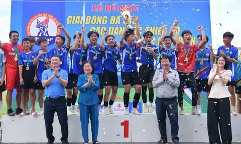Đội bóng U15 huyện Nậm Pồ giành ngôi vô địch giải Bóng đá các dân tộc thiểu số tỉnh Điện Biên năm 2024