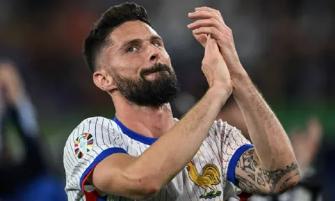 Tiền đạo Olivier Giroud đi vào lịch sử đội tuyển Pháp