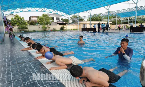 Huyện Yên Mô tổ chức lớp bơi phòng, chống đuối nước năm 2024