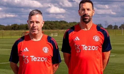 Man United bổ nhiệm Ruud van Nistelrooy làm trợ lý của huấn luyện viên Erik Ten Hag