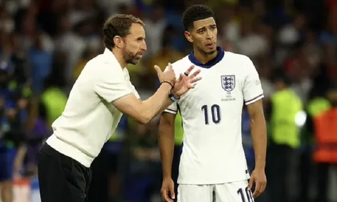 Tiền vệ Jude Bellingham to tiếng với huấn luyện viên Southgate