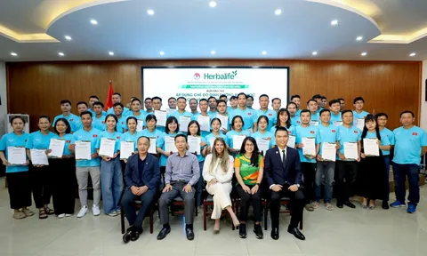 Herbalife Việt Nam và VFF tổ chức buổi đào tạo về dinh dưỡng khoa học trong thể thao cho các câu lạc bộ bóng đá Việt Nam