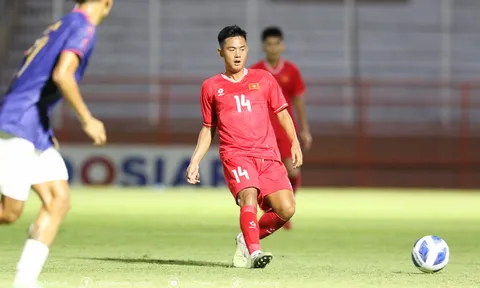 Huấn luyện viên Hứa Hiền Vinh tiếc vì U19 Việt Nam không đạt được mục tiêu 3 điểm trận ra quân