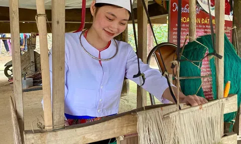Hỗ trợ chi phí sinh hoạt cho đồng bào các dân tộc ở Làng Văn hóa - Du lịch các dân tộc Việt Nam