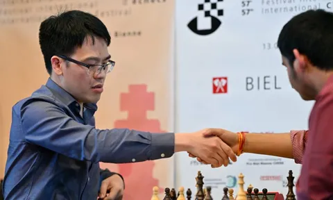 Lễ hội cờ Vua Biel 2024: Lê Quang Liêm chắc ngôi đầu bảng