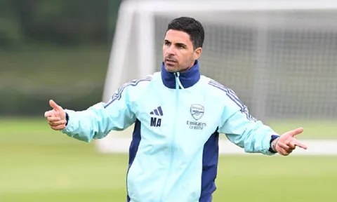 Huấn luyện viên Mikel Arteta khẳng định Arsenal phải nâng cấp cả đội hình