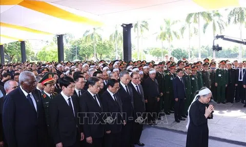 Khoảnh khắc tiễn biệt cuối cùng Tổng Bí thư Nguyễn Phú Trọng