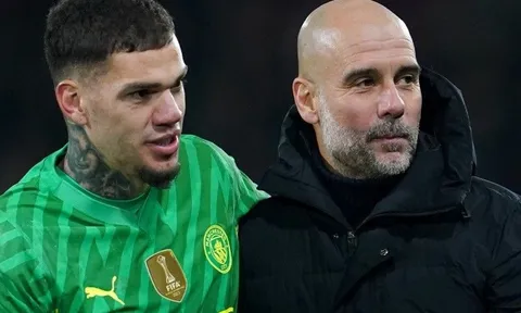 Thủ môn Ederson bác tin đồn rời Man City trong mùa hè năm nay