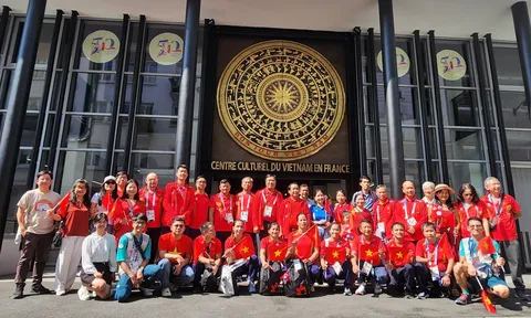 Trung tâm Văn hóa Việt Nam tại Pháp "tiếp lửa" cho đoàn Thể thao Việt Nam tham dự Olympic 2024