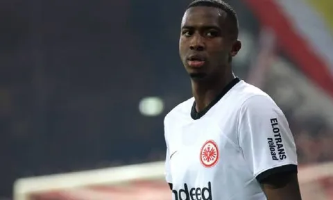 PSG chi đậm mua hậu vệ của Eintracht Frankfurt