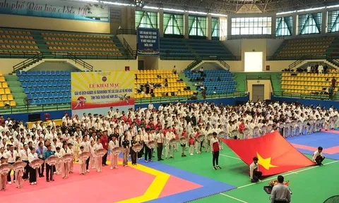 Hơn 500 vận động viên tham dự giải vô địch Karate và Taekwondo trẻ các câu lạc bộ tỉnh Thừa Thiên Huế