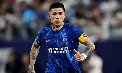 Tiền vệ Enzo Fernandez được bổ nhiệm làm đội phó của The Blues