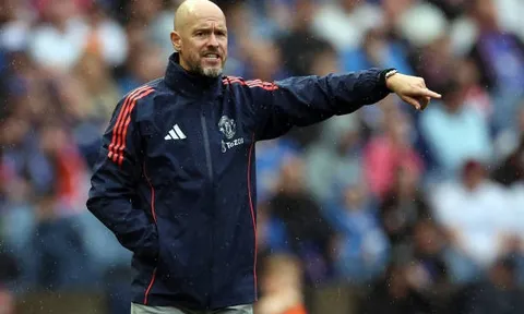 Cựu danh thủ Jamie Carragher và Paul Scholes bi quan về tình hình của Man United