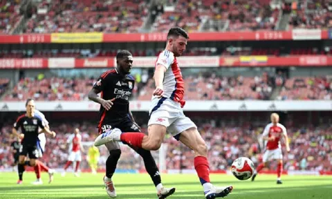 Arsenal hạ Lyon trong trận tranh Emirates Cup