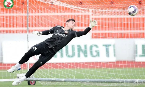 V.League 2023-2024: Đặng Văn Lâm xuống chơi ở giải hạng Nhất, bình thường hay bất thường?